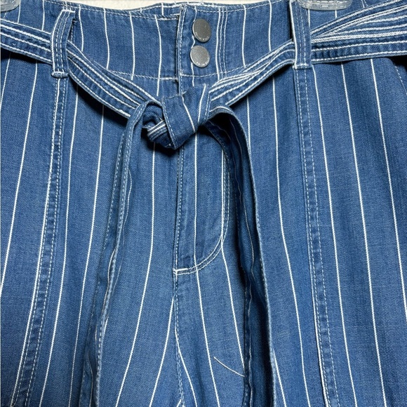 Cute Blue Chambray Wide Leg Cropped Pants with White Stripes. Cotton, Tencel. - Picture 10 of 12